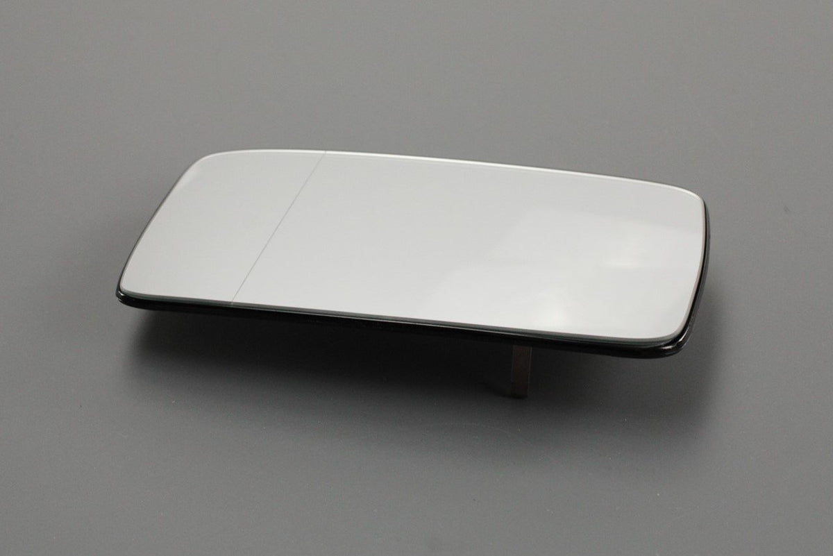 VW Golf MK3 Vento 1992-1998 RHD wing mirror glass (right) 1H2857522C, view 1