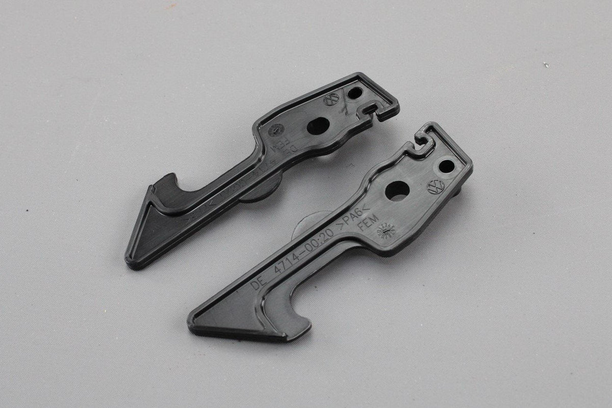 VW Transporter T5 T6 rear folding single seat release levers 7H0898905, view 1