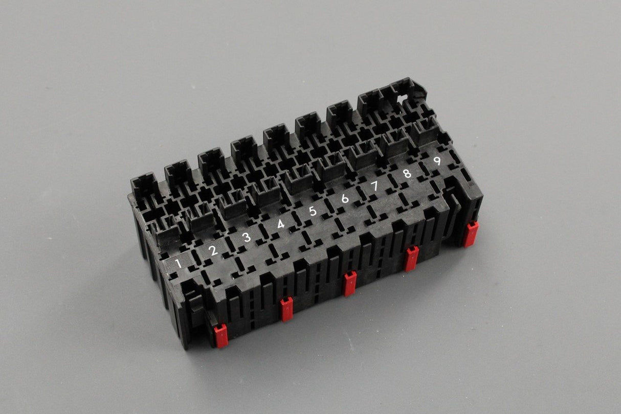 Mercedes-Benz C-Class fuse box (1-9) A0015457901