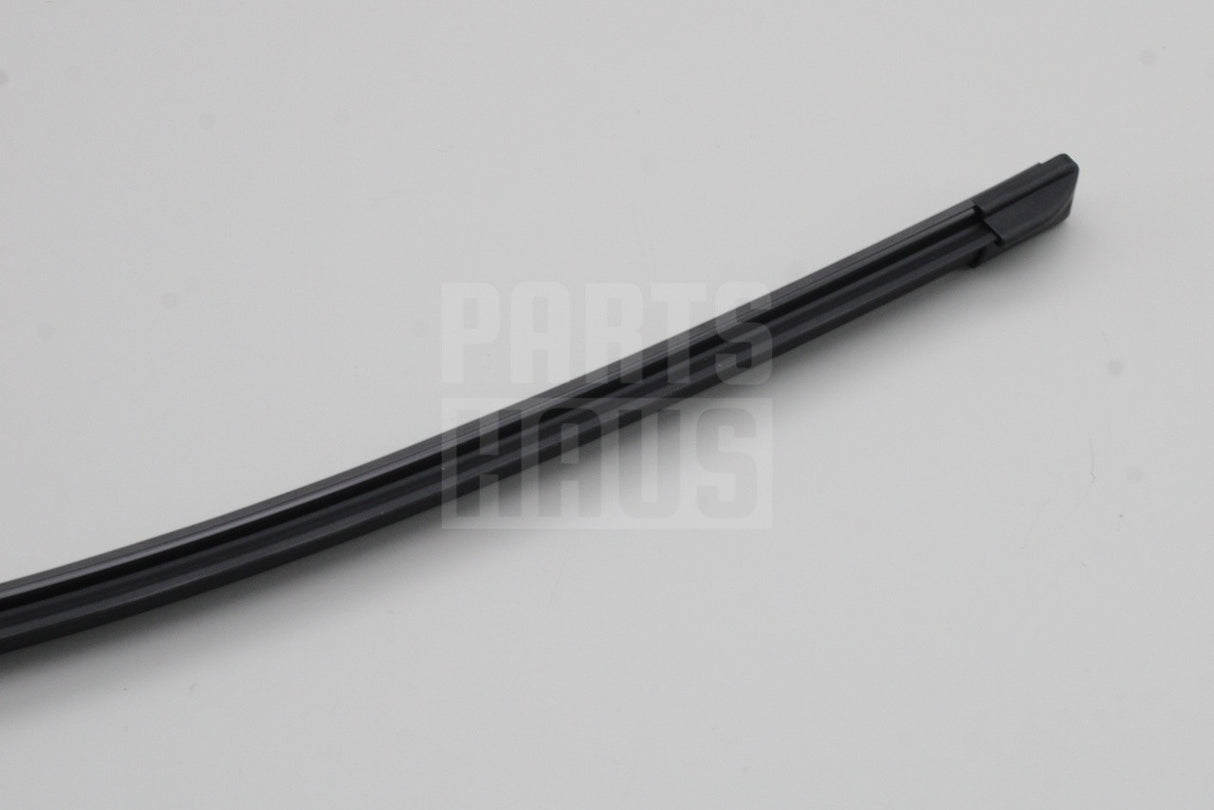 VW Amarok 2022-on drivers side front windscreen wiper blade 2HJ955426