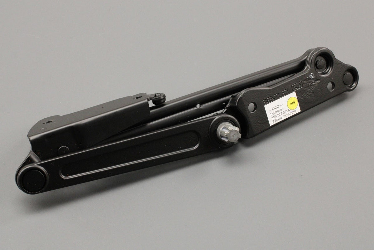 Bentley Mulsanne 11-21 Flying Spur boot lid hinge (left) 3Y0827301A, view 1
