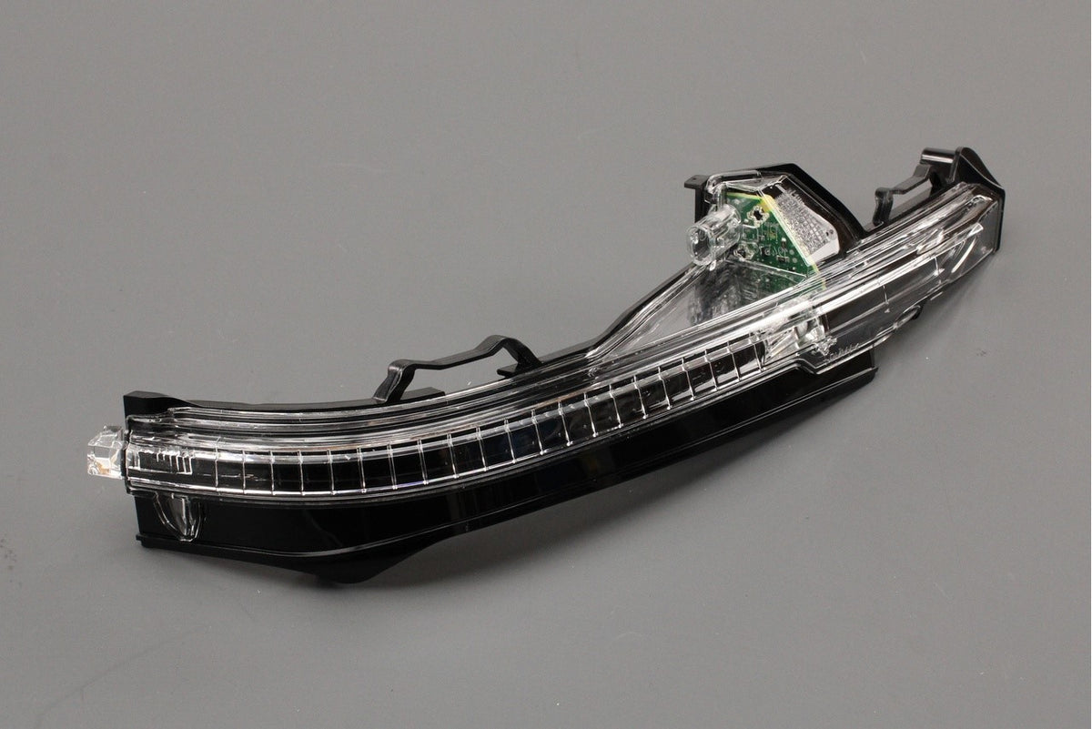 Bentley Bentayga 2020-on wing mirror indicator (right) 4M0949102A, view 1