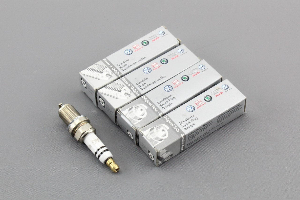 VW Audi Skoda SEAT 1.8 2.0 TFSI Spark plugs x4 BOSCH 06H905611