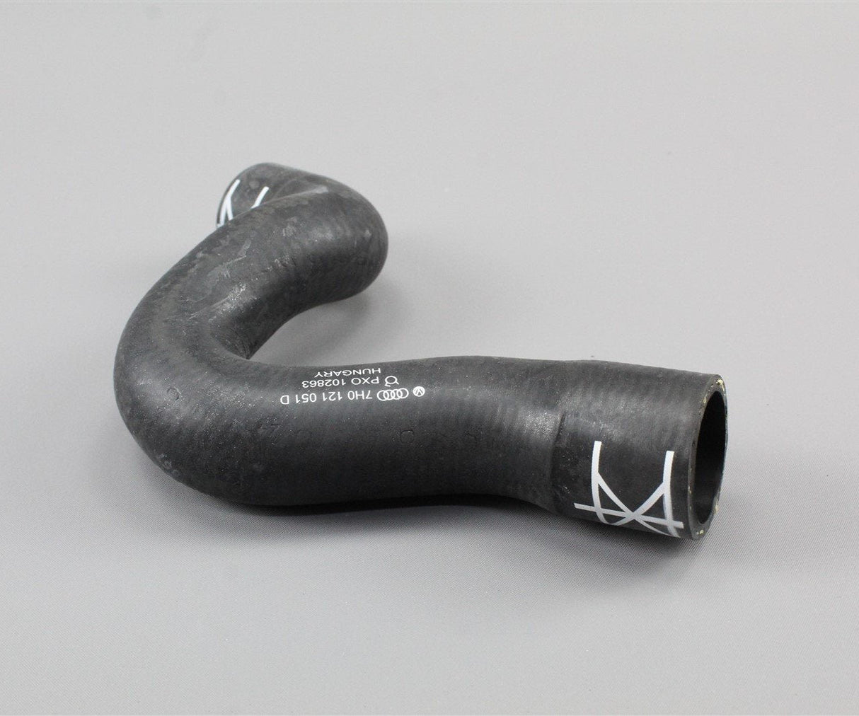 VW Transporter T5 2003-10 2.5 TDI radiator lower coolant hose 7H0121051D