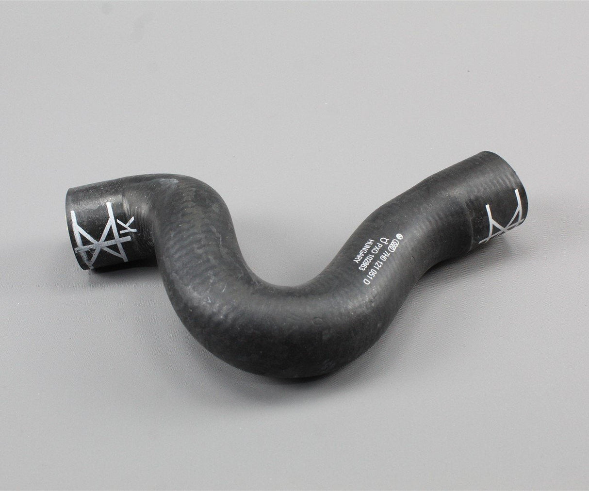 VW Transporter T5 2003-10 2.5 TDI radiator lower coolant hose 7H0121051D