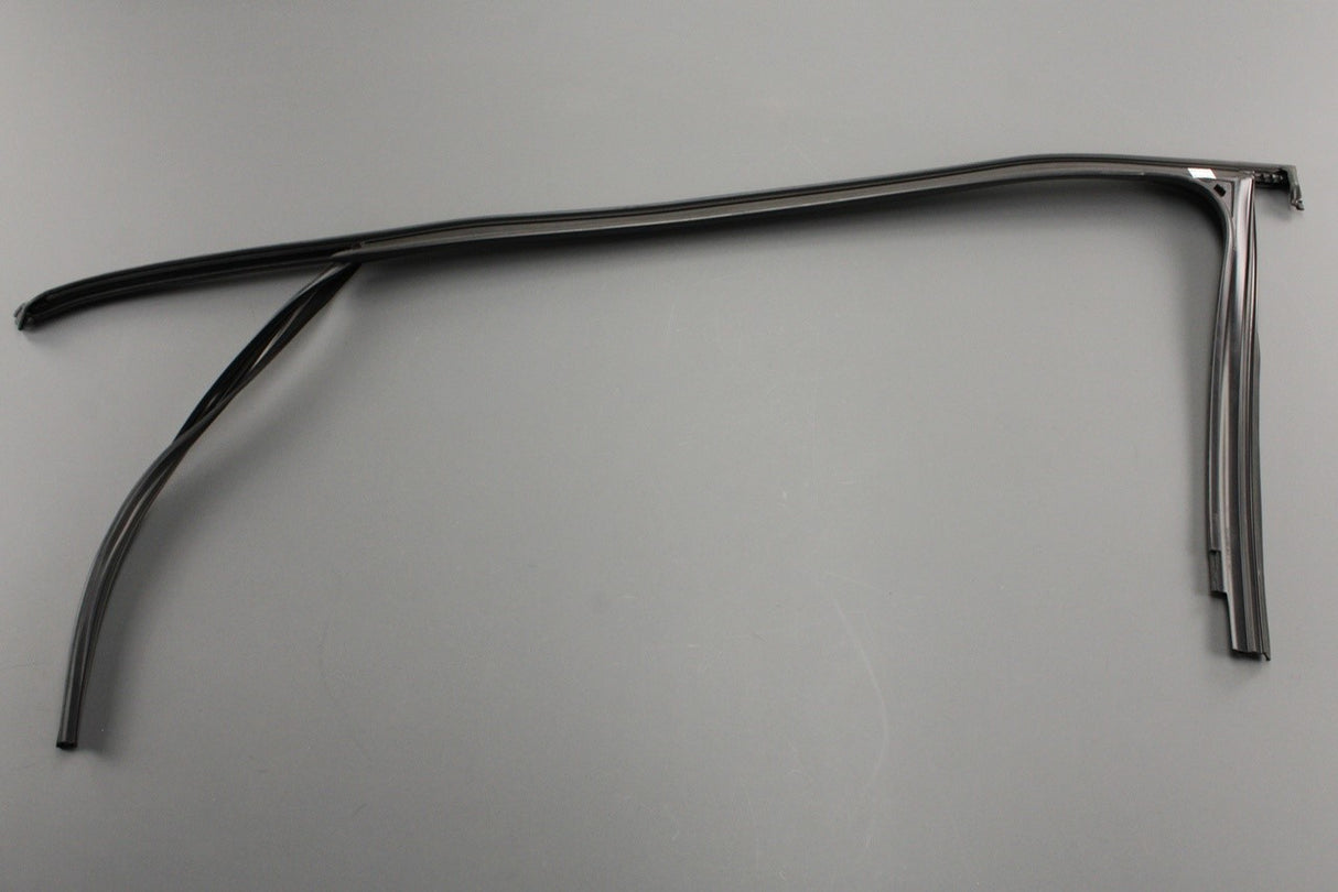 VW Tiguan SEAT Tarraco window guide seal (front right) 5NA837432E 5AP