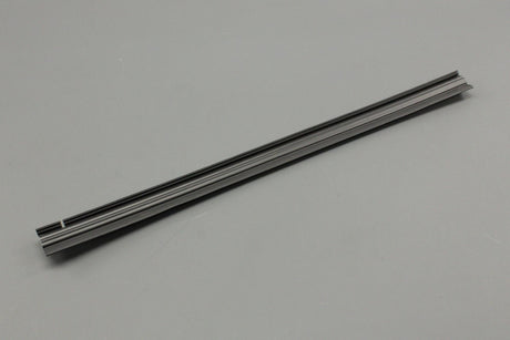 Land Rover Discovery 3 2005-09 rear door moulding seal (right) CGE500021