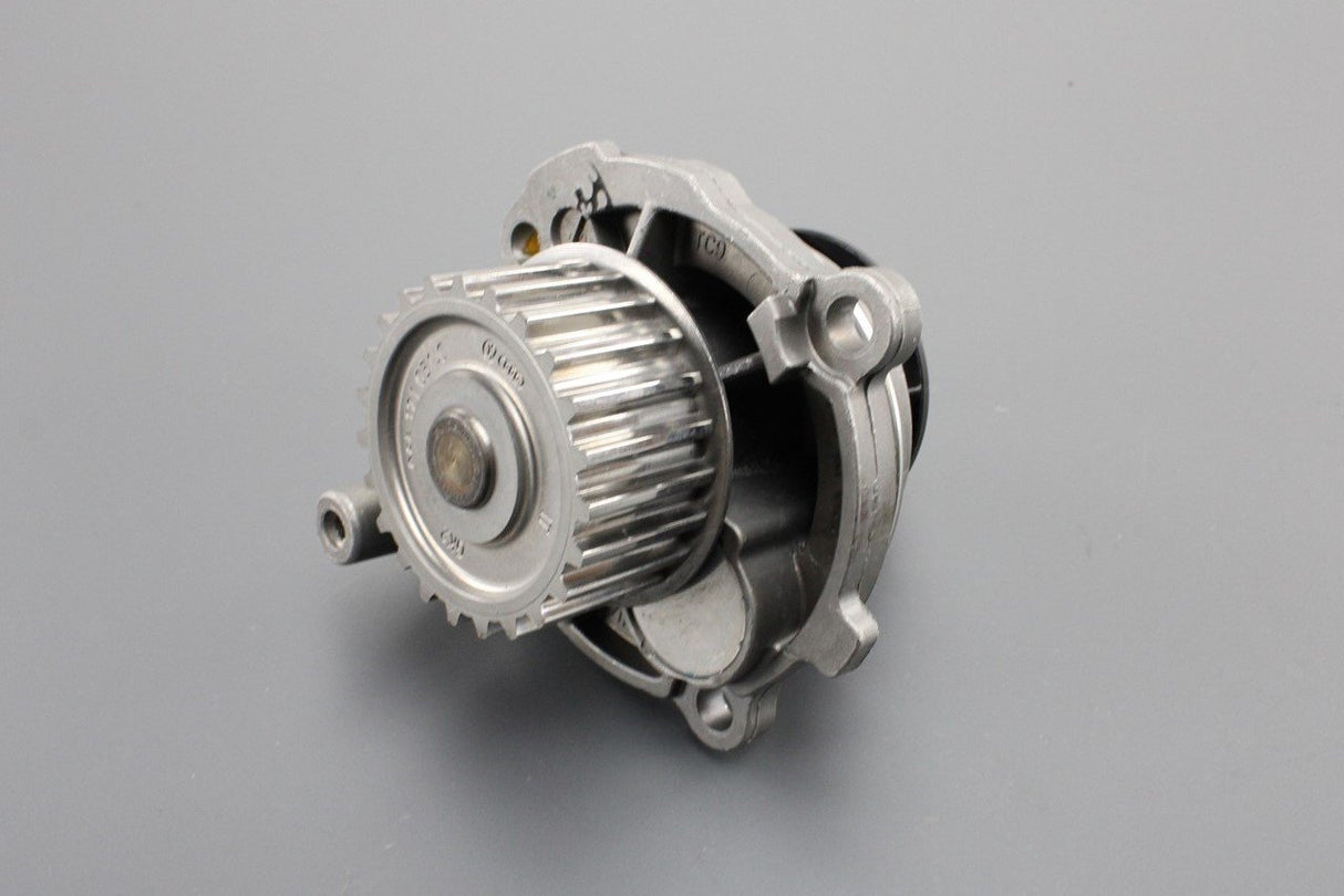 VW Audi Skoda SEAT 1.6 2.0 petrol water pump with gasket 06B121011QX
