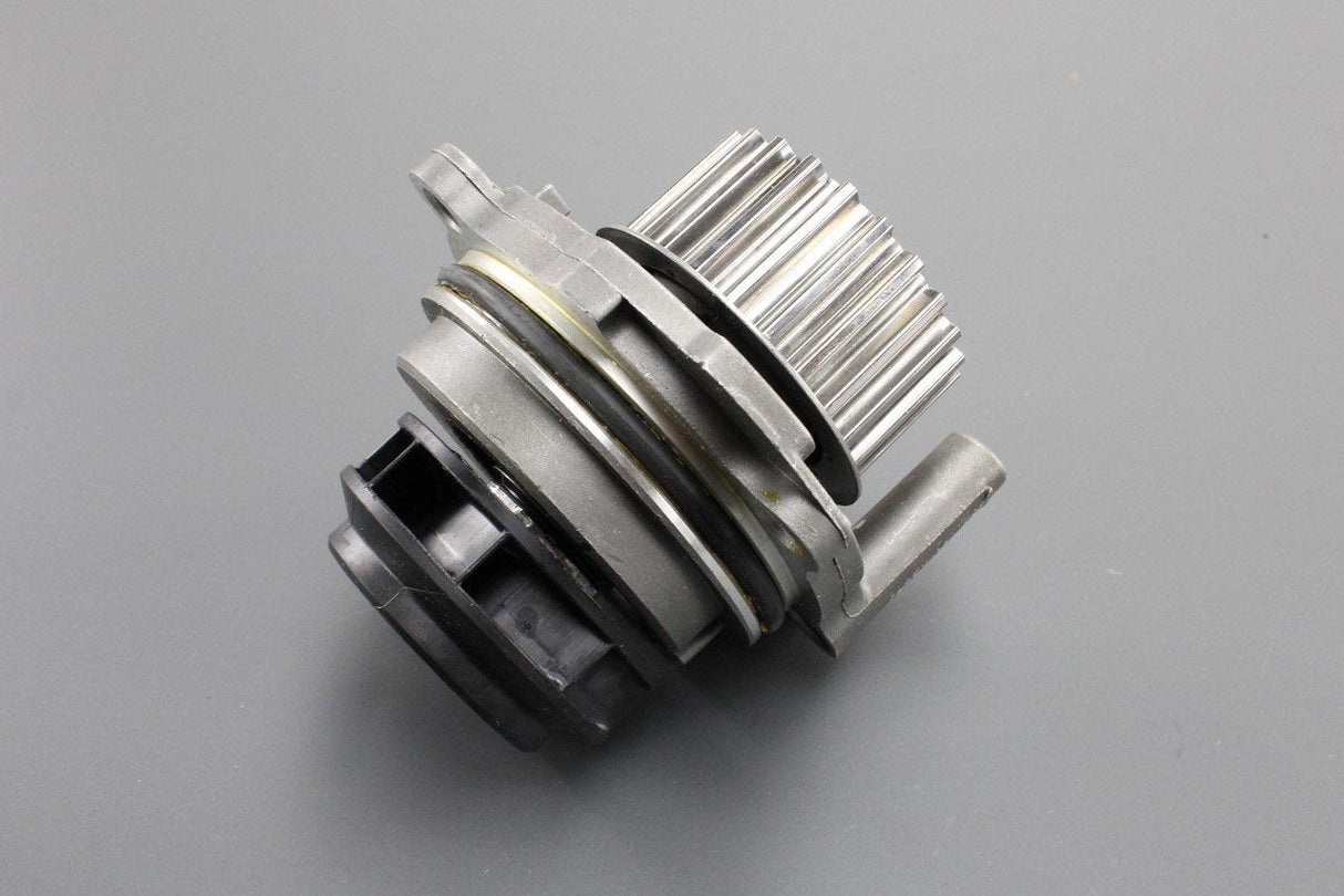 VW Audi Skoda SEAT 1.6 2.0 petrol water pump with gasket 06B121011QX