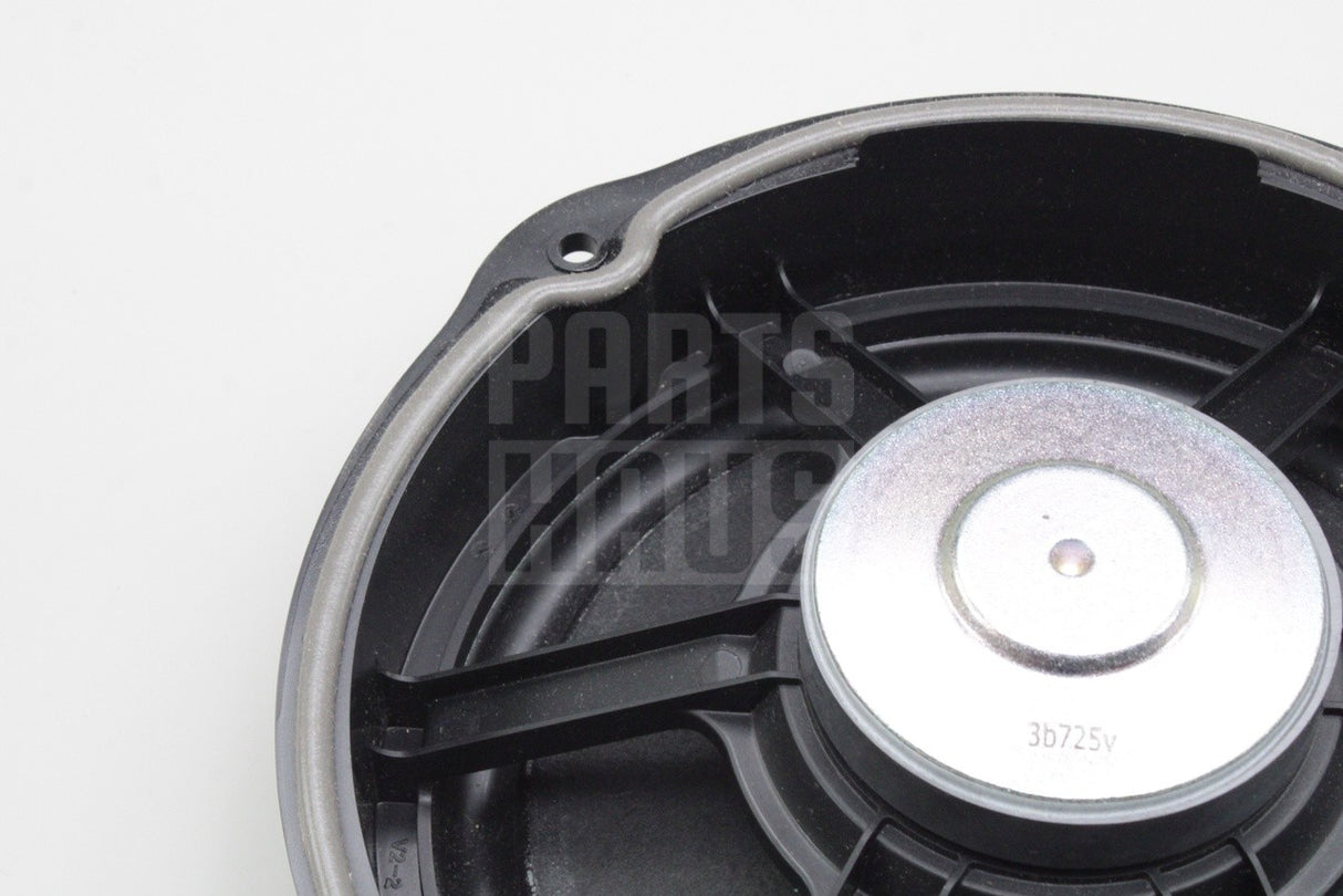 Audi A1 19-on A3 8Y Q2 17-on Q3 19-26 front door bass speaker 83A035415