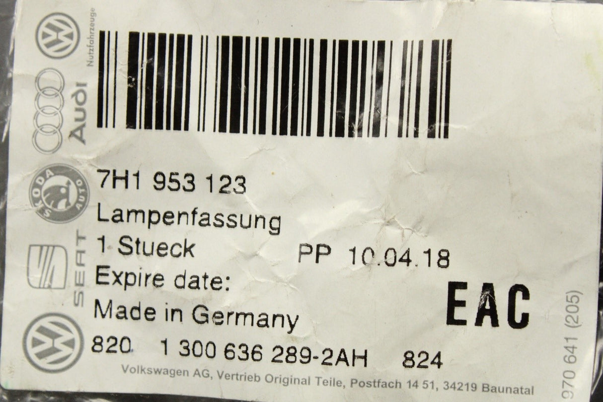 VW Transporter T5 Caddy A3 headlight indicator bulb holder 7H1953123