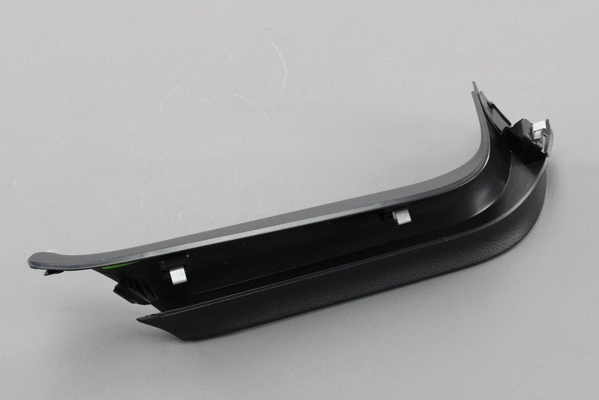 VW Golf MK7 MK7.5 RIGHT tailgate/parcel shelf trim 5G6867714C 82V