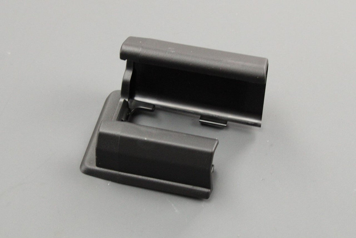 Audi TT TTRS A6 A7 RS6 RS7 seat rail end cap (right) 8S0881348A 4PK