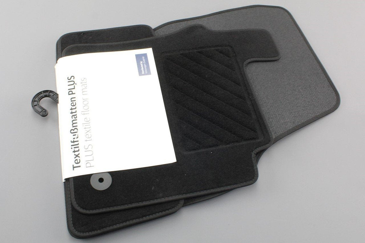 VW T-Roc Cabriolet 2020- carpet floor mat set RHD black 2GR061404 WGK