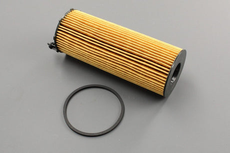 VW Touareg Audi A4 A6 A8 Q7 03-10 oil filter (2.7 3.0 TDI) 057115561L