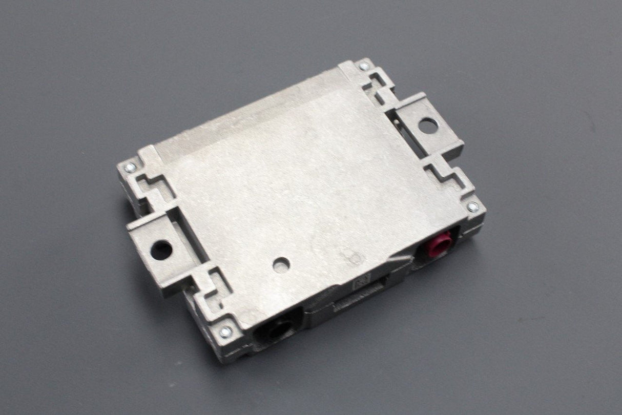 Audi A3 A4 Q2 Q5 Q7 R8 SEAT 2-way signal amplifier (mobile) 4M0035456B