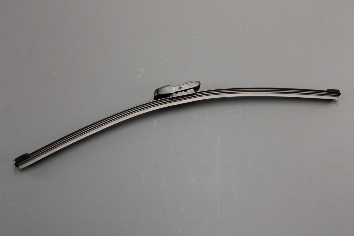 VW Tiguan SEAT Tarraco 2016-on 370mm aero wiper blade (rear) 5NA955427A