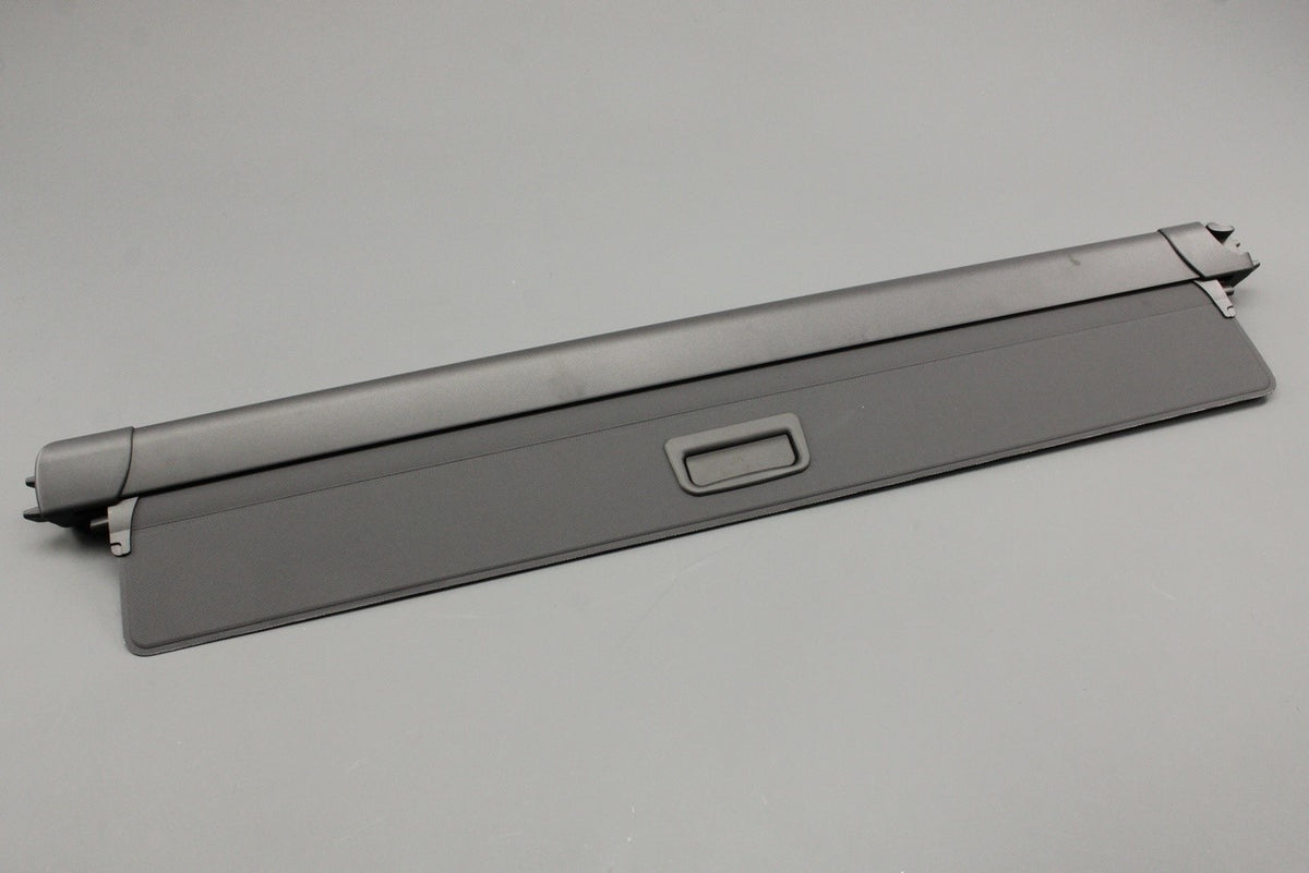 Range Rover Velar 2017-on retractable parcel shelf cover LR123865, view 1