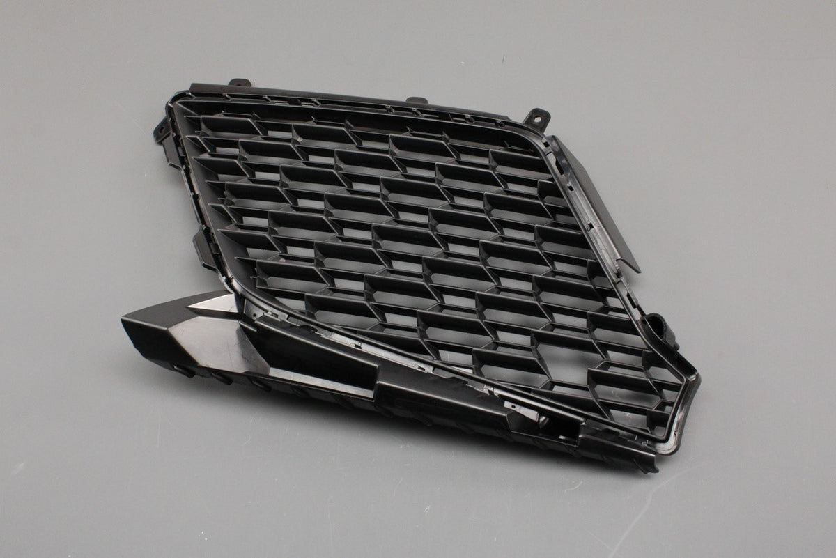 Audi R8 2018-24 front bumper grille (right) 4S0807684C 9B9, view 1