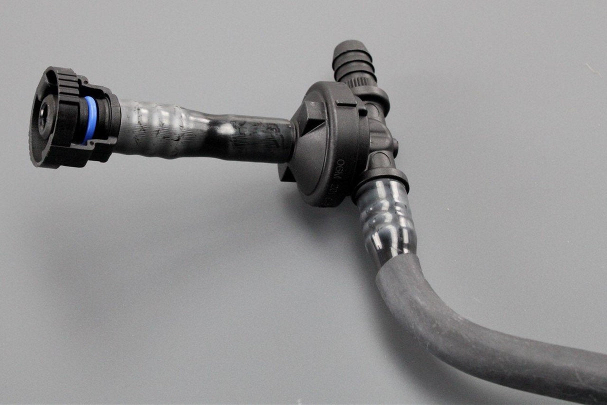 Audi A4 A5 A6 A7 Q5 Q7 Q8 3.0 TFSI vacuum pipe with valve 06M133240CG