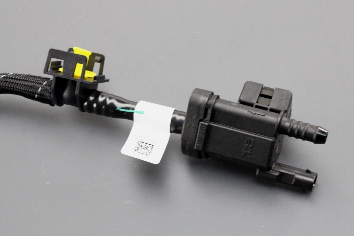 Audi A4 A5 A6 A7 Q5 Q7 Q8 3.0 TFSI vacuum pipe with valve 06M133240CG