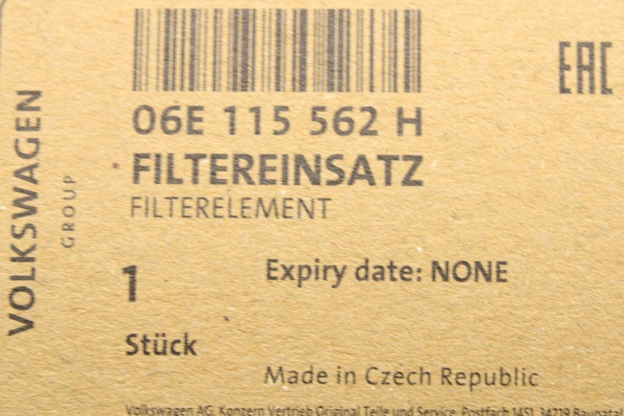 Audi A5 A6 A7 A8 Q7 12-on oil filter with gasket (3.0 TDI) 06E115562H