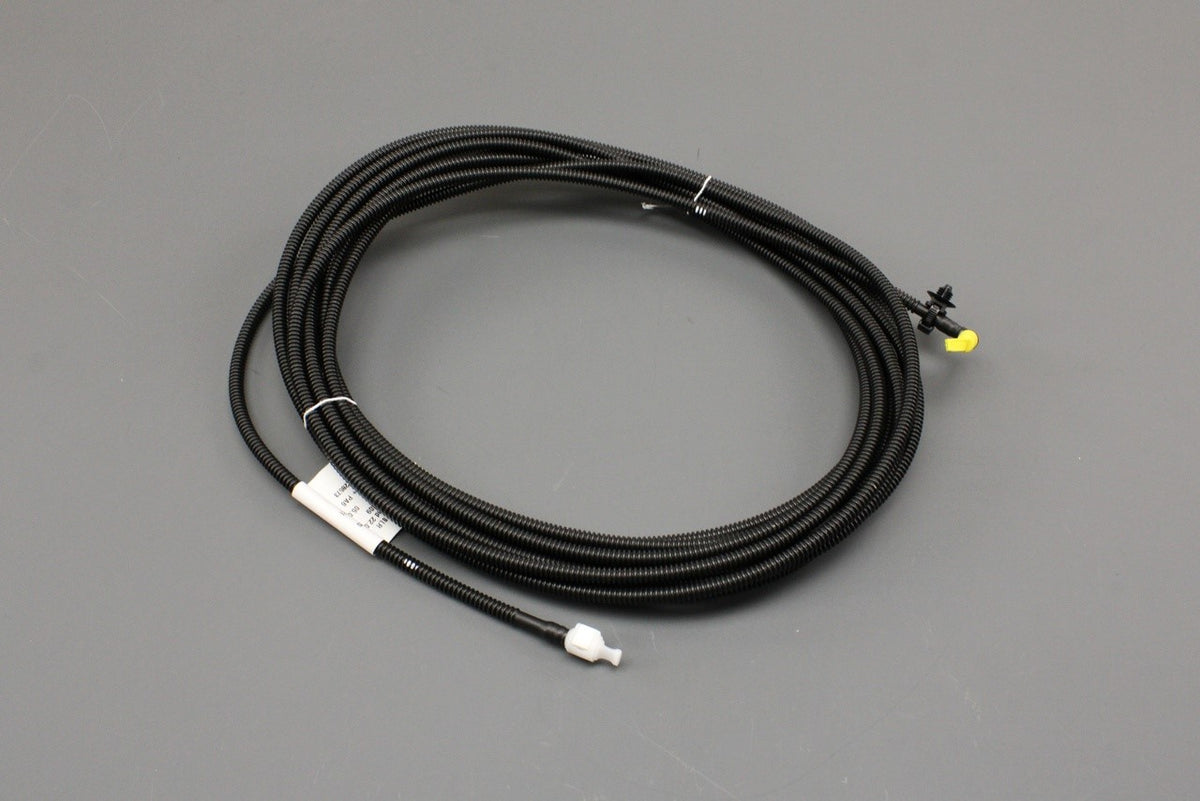 Audi e-tron GT reversing camera washer pipe hose 4J3827861A, view 1