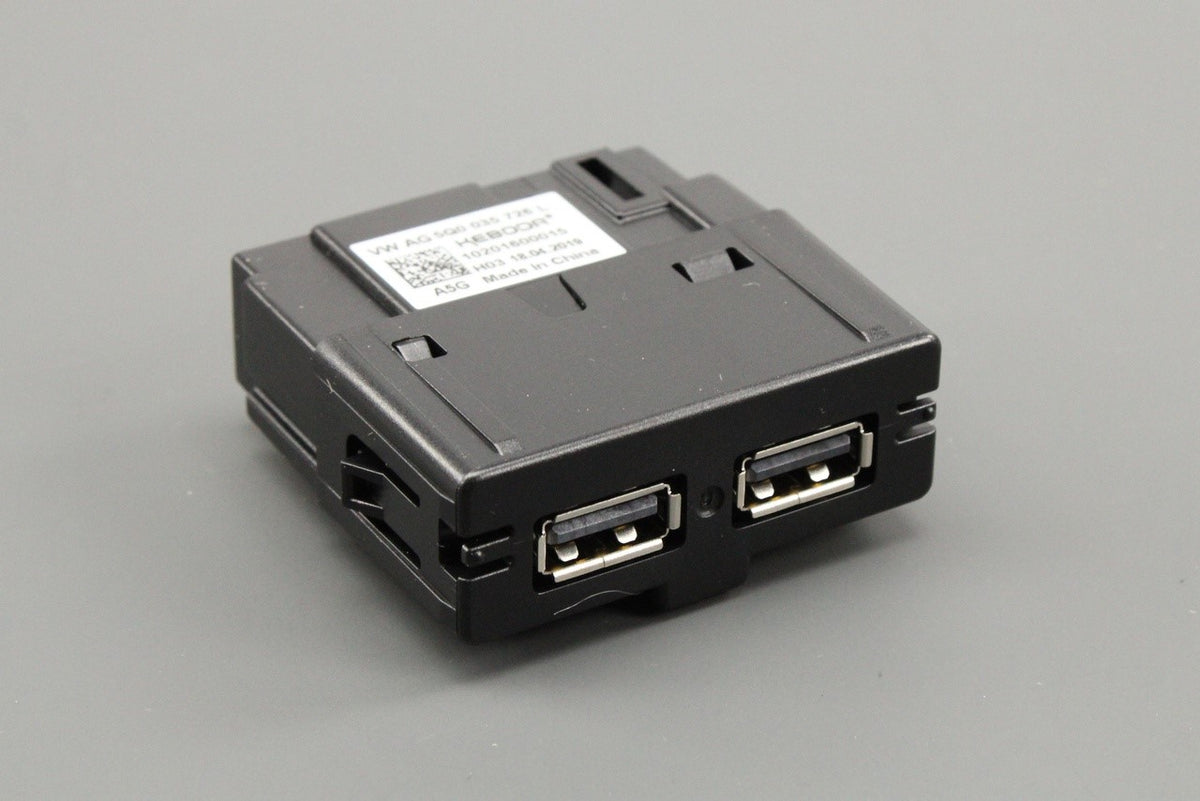 VW Touareg Passat Audi A3 Q3 Q5 RS3 RS4 RS5 double USB socket 5Q0035726L, view 1