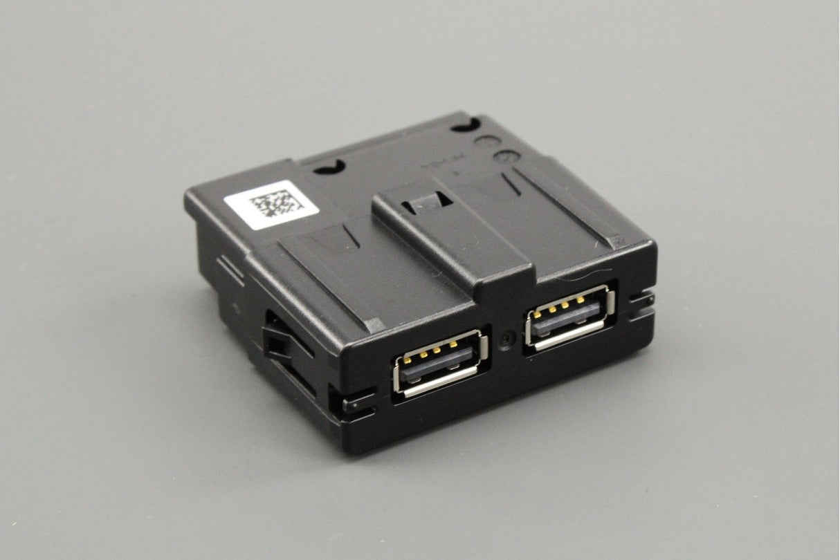 VW Touareg Passat Audi A3 Q3 Q5 RS3 RS4 RS5 double USB socket 5Q0035726L