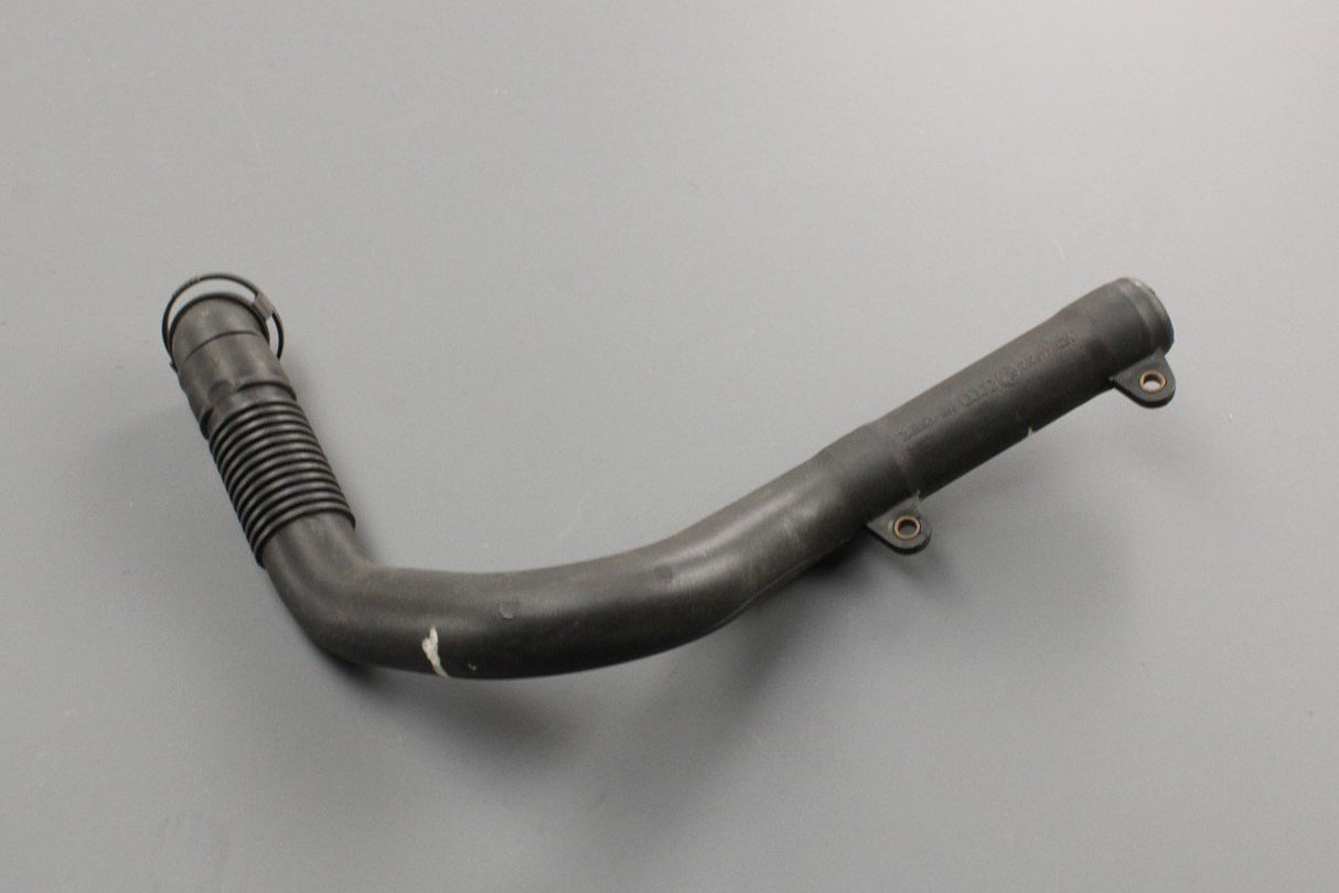 Audi A4 B6 B7 2.0 ALT engine air filter housing pipe 06B129657C