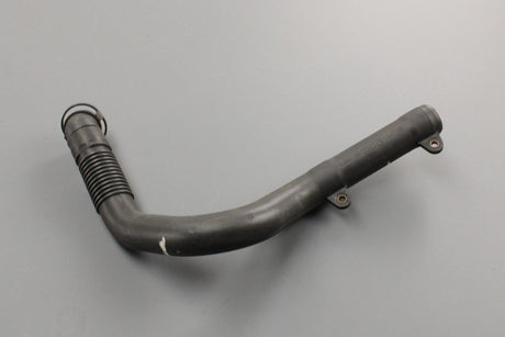 Audi A4 B6 B7 2.0 ALT engine air filter housing pipe 06B129657C