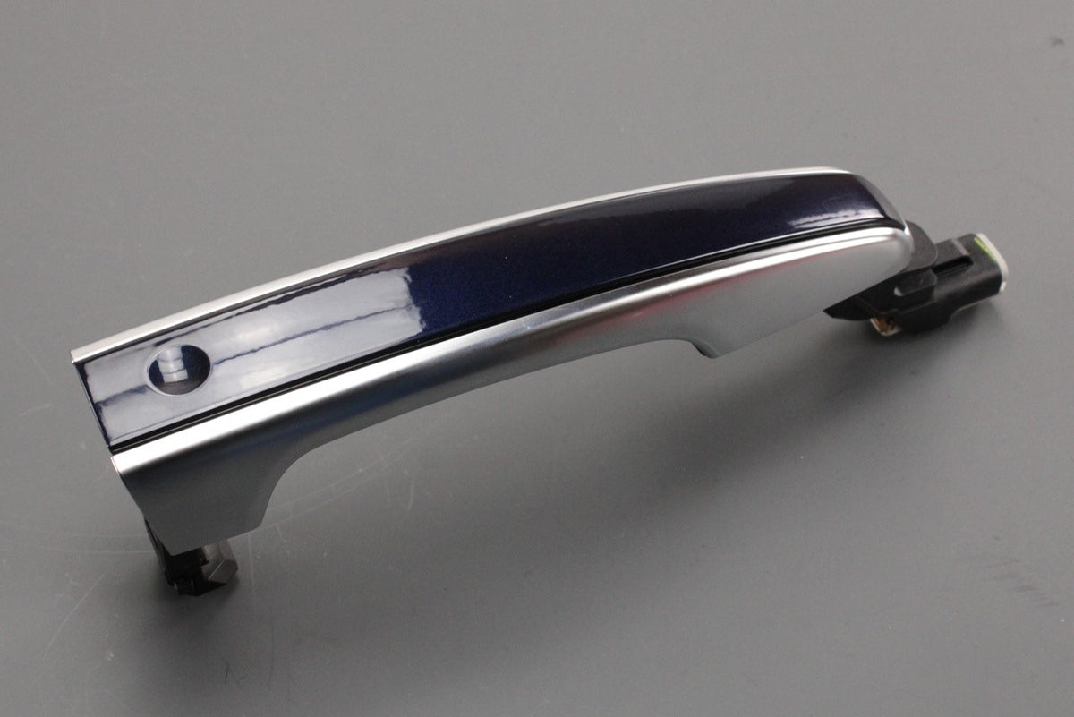 Land Rover Discovery Sport Evoque 2015-on door handle (rear) LR046326, view 1