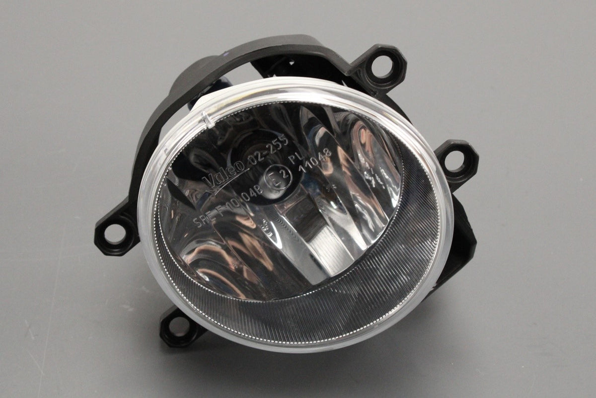Toyota Avensis Corolla C-HR Yaris 07-on fog light (right) 81210-02110, view 1