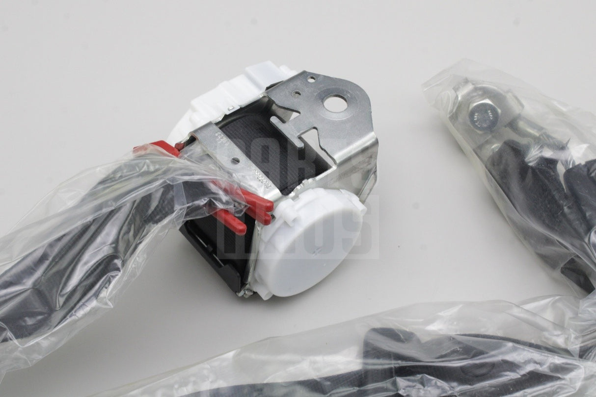 Audi A3 S3 RS3 2009-13 centre rear 3 point seat belt 8P0857807M V04