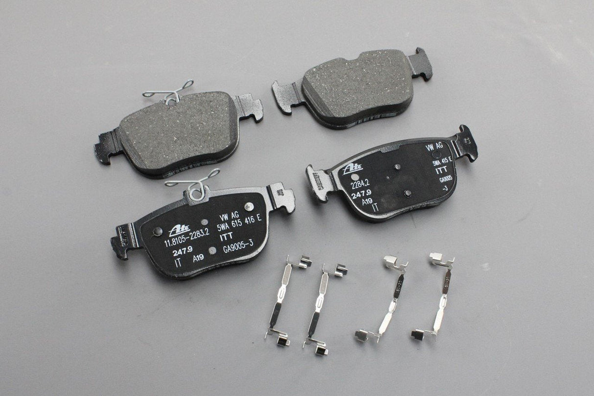Skoda Octavia SEAT Leon 2020-on rear brake pads set (272x10mm) 5WA698451