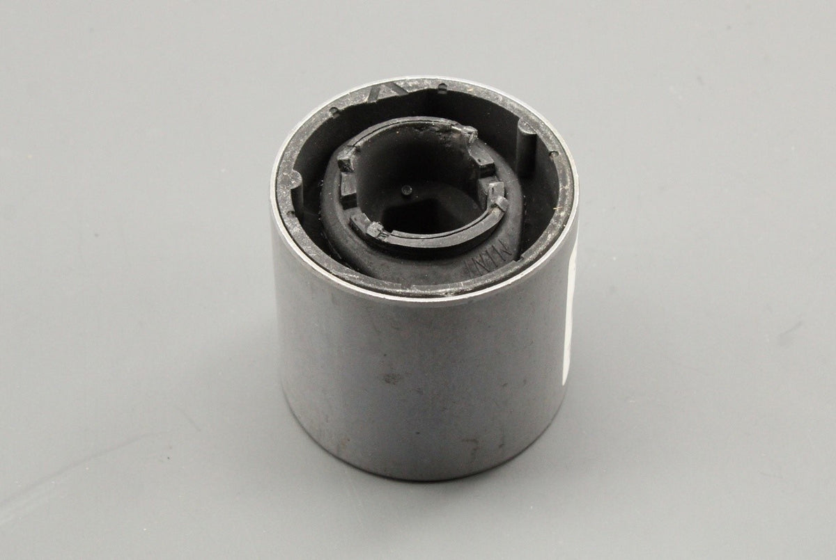 MINI R50 2000-06 R53 2000-06 R52 02-08 front lower arm bush 31126757551, view 1