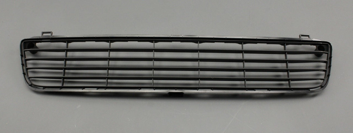 Toyota Hilux 2011-2021 front radiator grille (lower section) 531120K060, view 1