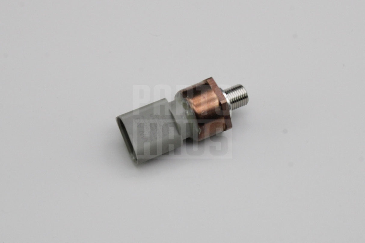 Audi 2.5 2.9 3.0 4.0 TFSI 4.0 TDI engine oil pressure sensor 06E906054G