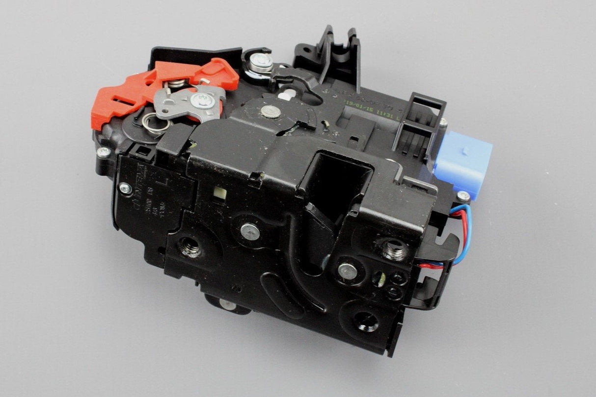 VW Touran Touareg Phaeton rear door lock latch (rear left) 3D4839015K