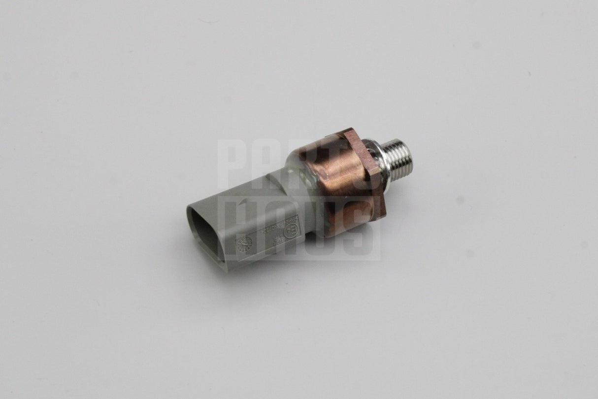 Audi 2.5 2.9 3.0 4.0 TFSI 4.0 TDI engine oil pressure sensor 06E906054G
