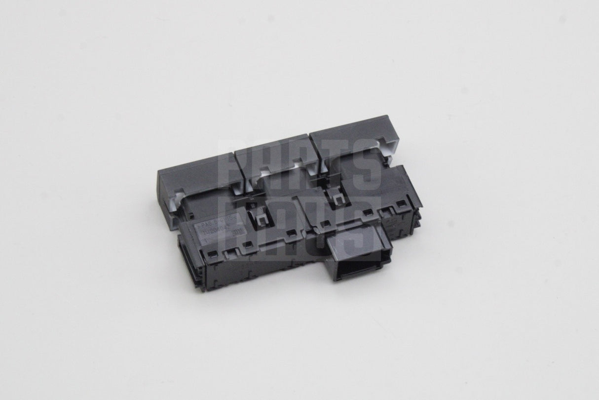 SEAT CUPRA Ateca 16-on dashboard pushbutton switch panel 575927137E WHS