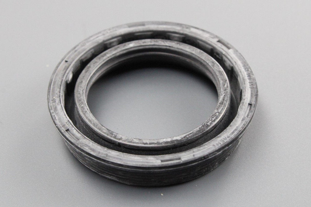 VW Golf MK6 Audi RS3 RSQ3 SEAT 2.5L camshaft seal ring 07K109345
