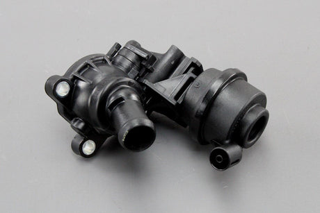 Audi A8 Q5 VW Touareg 3.0 TDI coolant thermostat 059121737AM