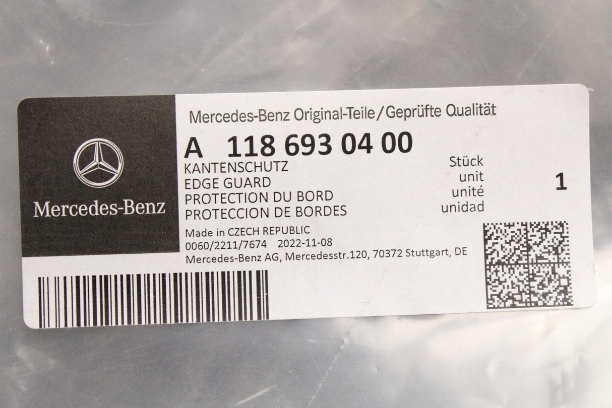 Mercedes-Benz CLA W118 boot lid seal (coupe) A1186930400