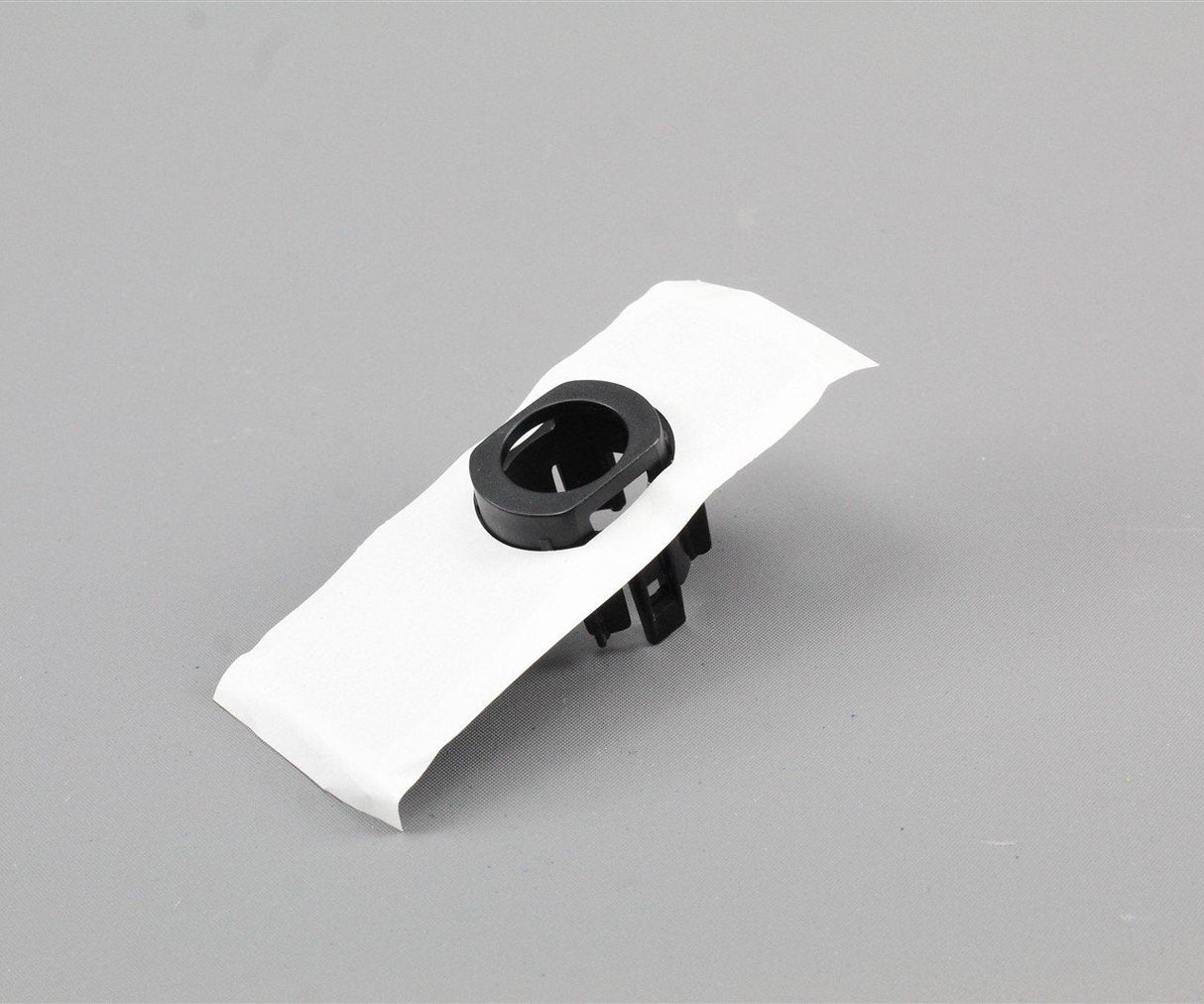 VW Transporter T6 16- Front left outer parking sensor bracket 7E5919493D