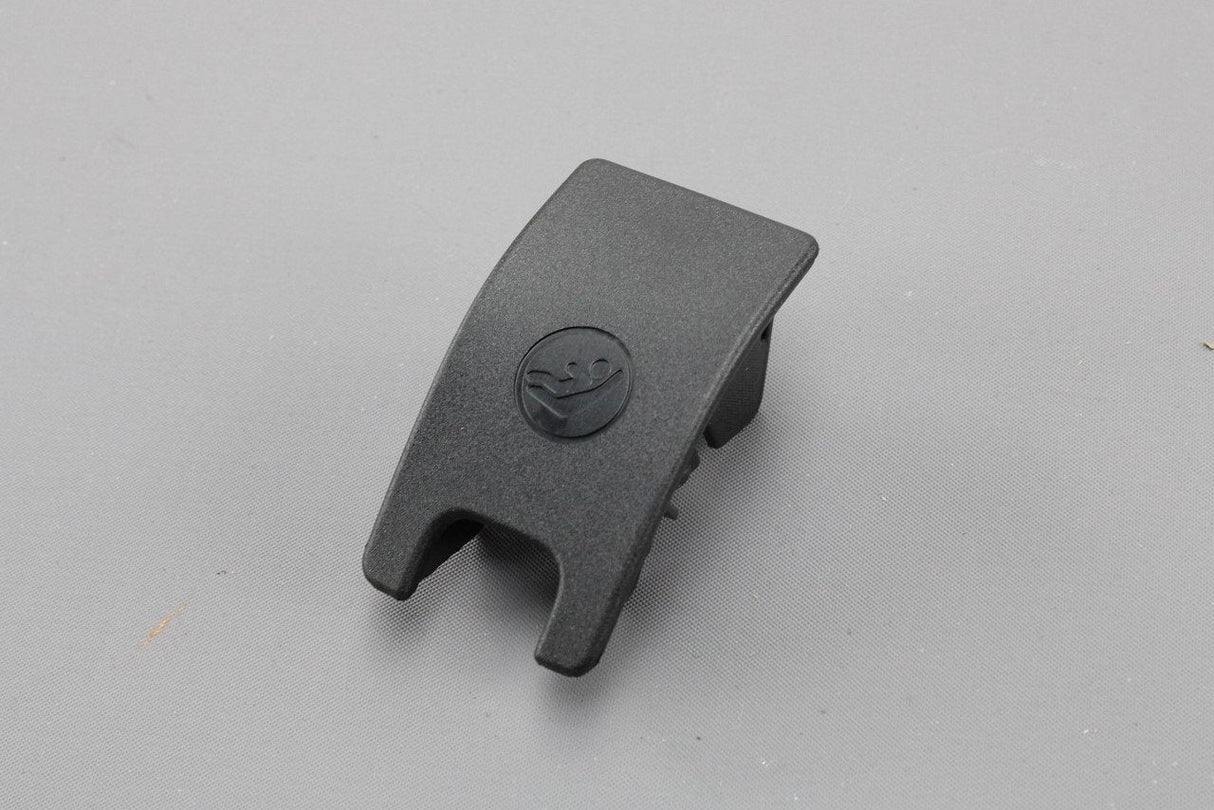 Audi A4 S4 RS4 B8 A5 S5 RS5 rear seat isofix cover trim (x1) 8T0887187 4PK