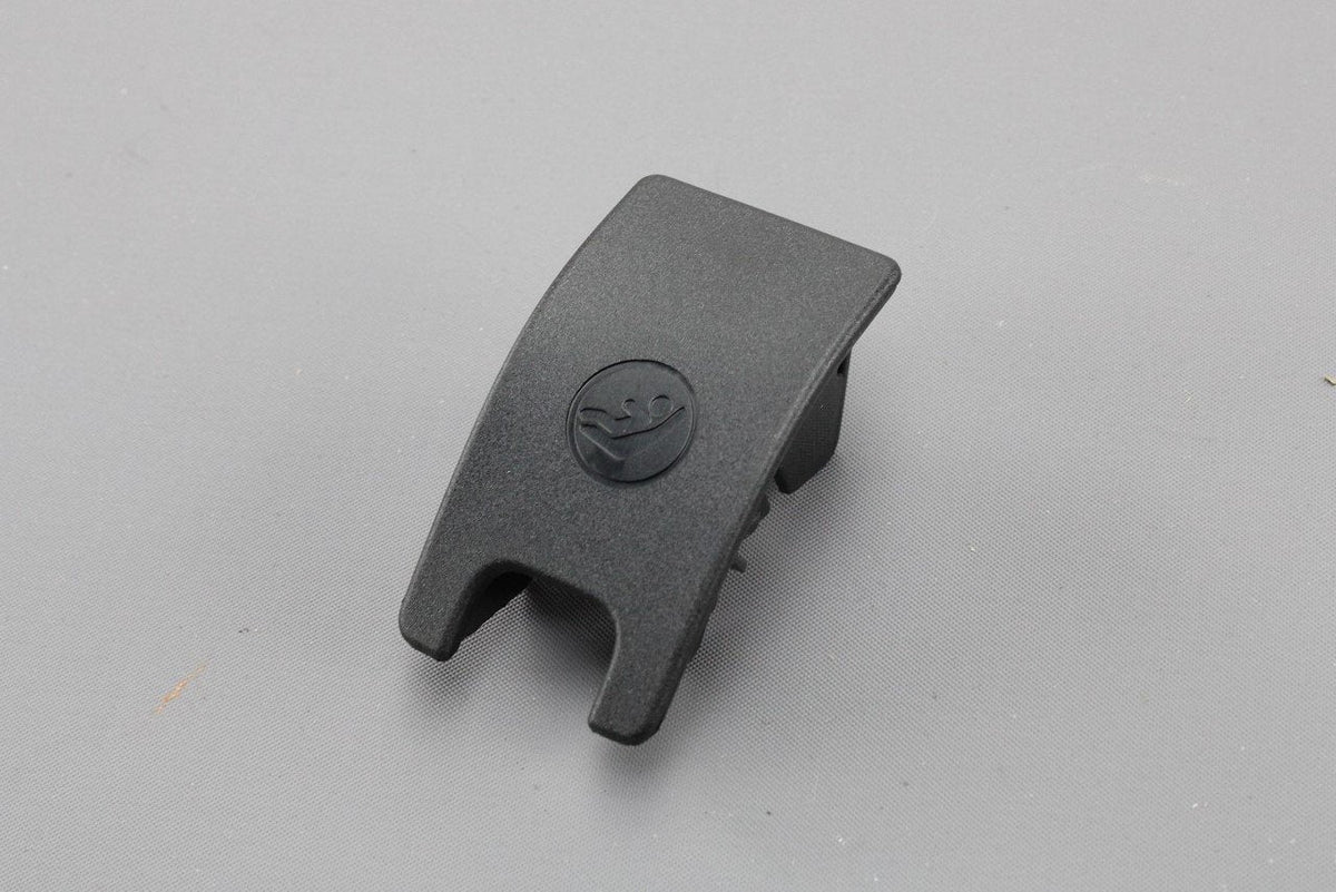 Audi A4 S4 RS4 B8 A5 S5 RS5 rear seat isofix cover trim (x1) 8T0887187 4PK, view 1