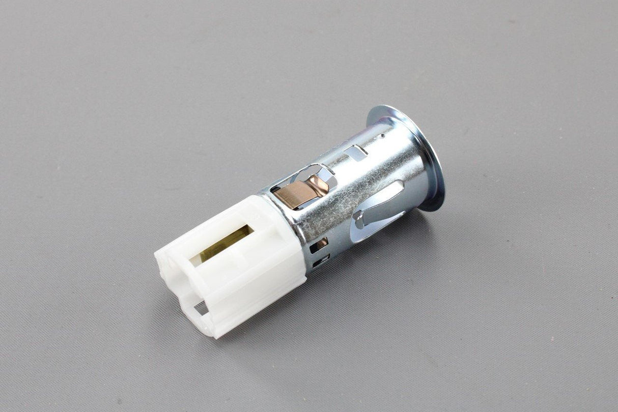 Audi A1 A3 A4 A5 A6 A8 Q5 Q7 R8 12v power outlet socket 8E0919309