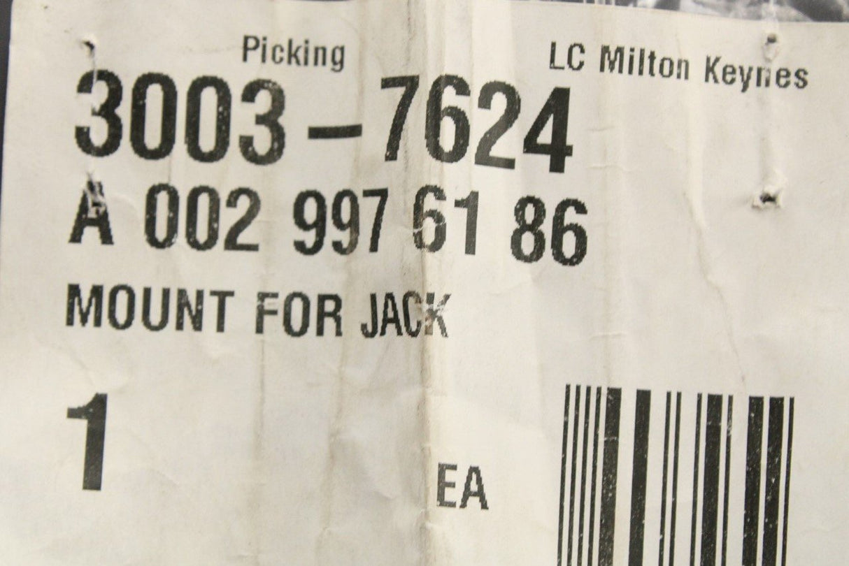 Mercedes-Benz jacking point block pad A0029976186
