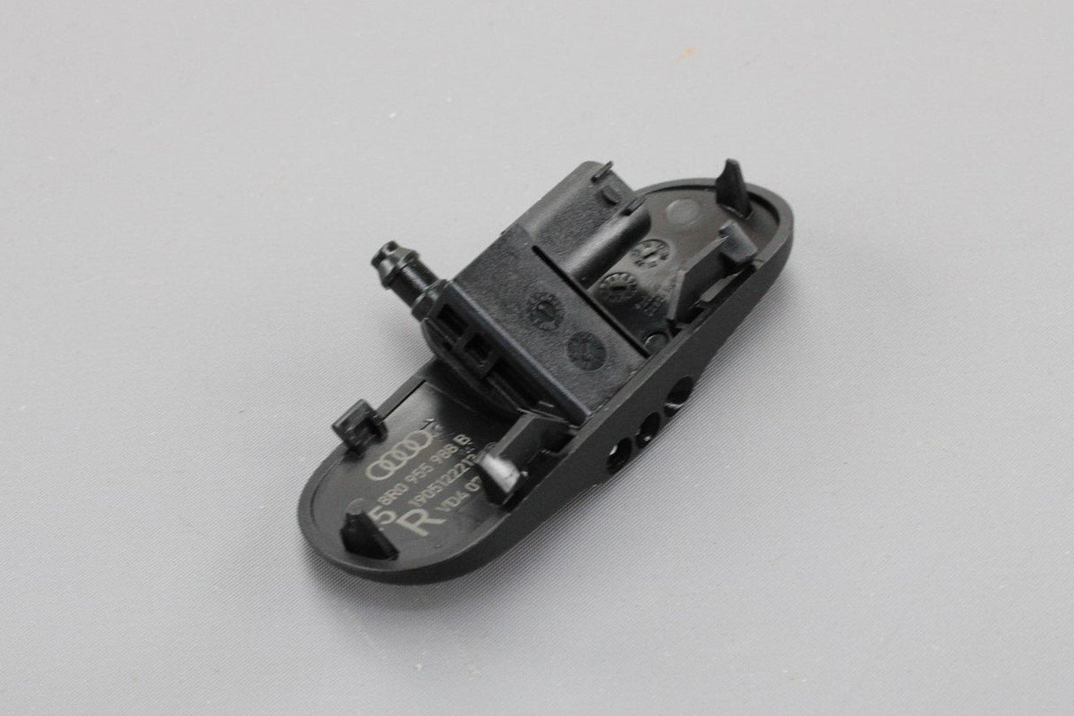 Audi Q5 SQ5 2009-2017 heated windscreen washer jet (right) 8R0955988B